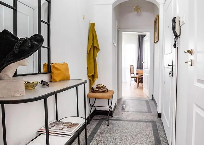 Downtown Point Warna